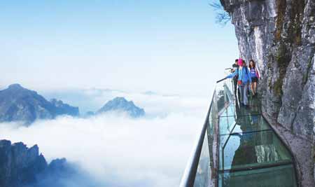 長(zhǎng)沙出發(fā)到張家界玻璃橋云天渡、森林公園、天門山玻璃棧道往返4天3晚游