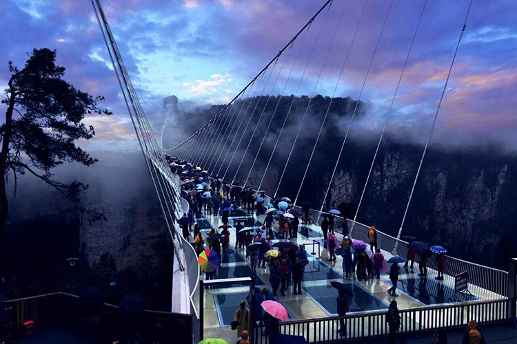 長(zhǎng)沙出發(fā)到張家界玻璃橋、天門山、玻璃棧道、鳳凰古城3日游