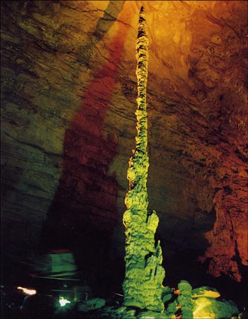 張家界國家森林公園、大峽谷、玻璃橋、鳳凰古城四日游